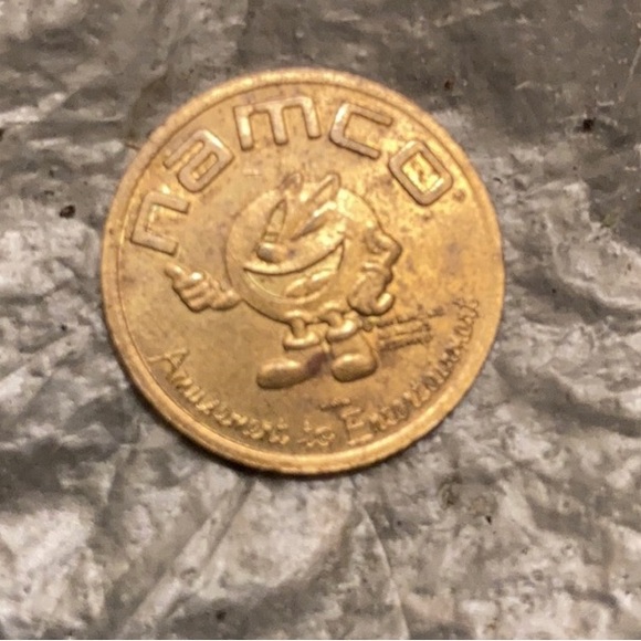 Namco vintage Pac-Man token coins - lot of 100 - Picture 1 of 1
